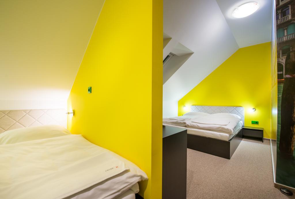 Hotel Relax21 Uhersky Ostroh Habitación foto