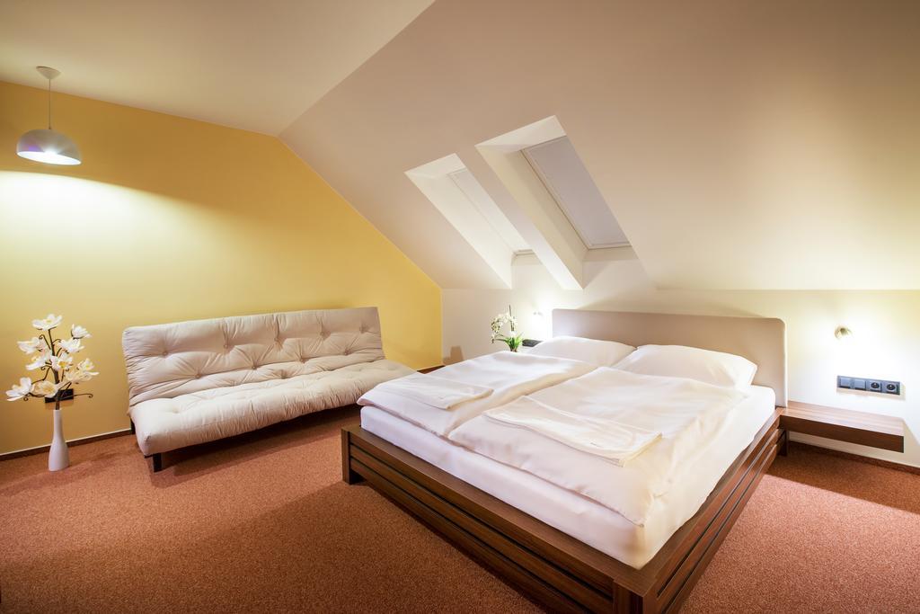 Hotel Relax21 Uhersky Ostroh Habitación foto